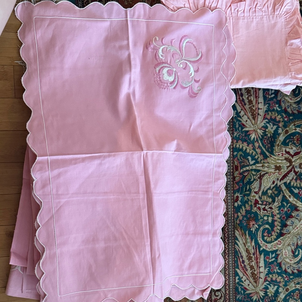 Pink Ruffled Embroidered Bed Set - Picture 3 of 3